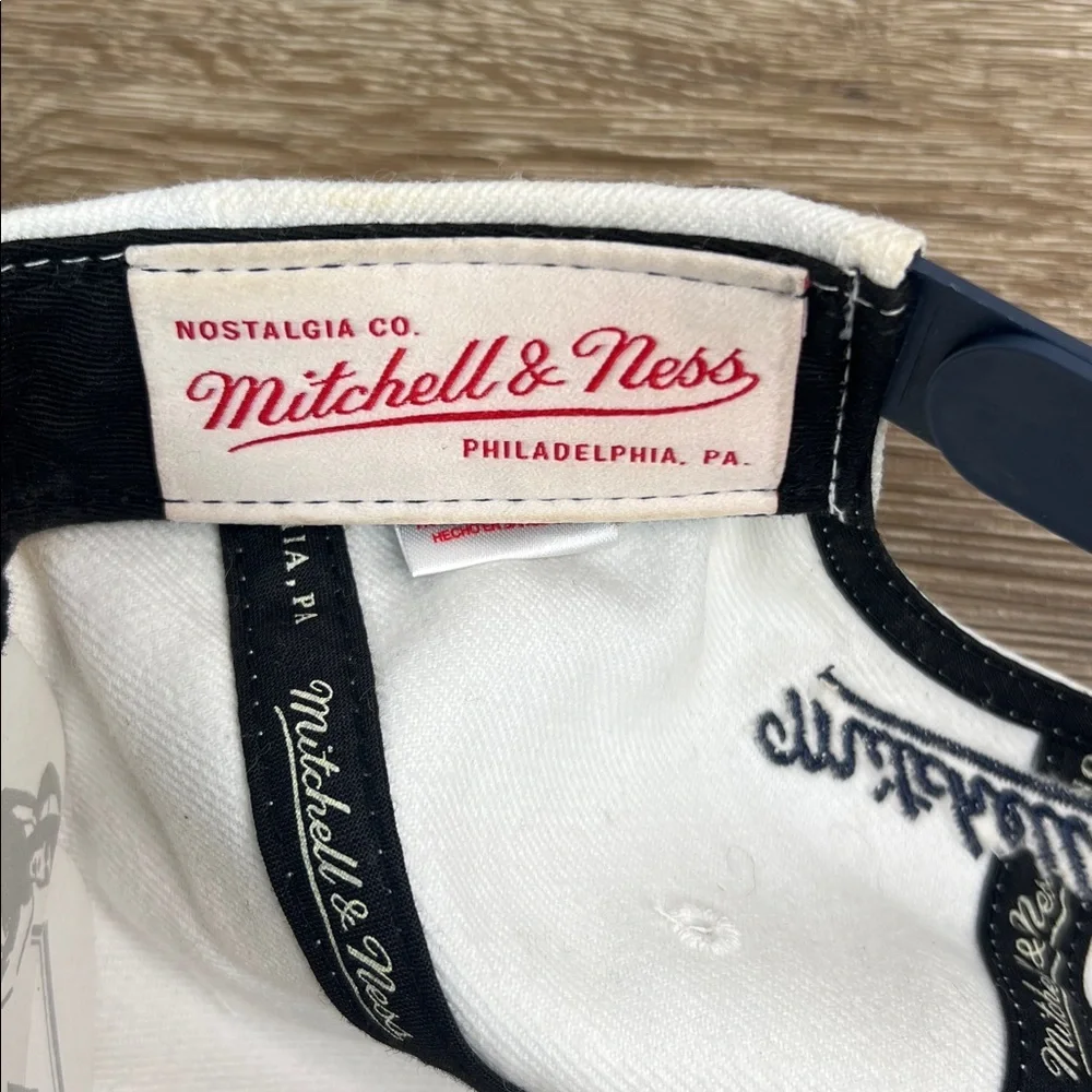 Mitchell & Ness crown classics